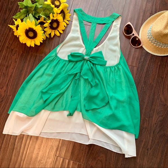 Umgee Green Layered Top with Keyhole and Bow Back - Picture 3 of 6